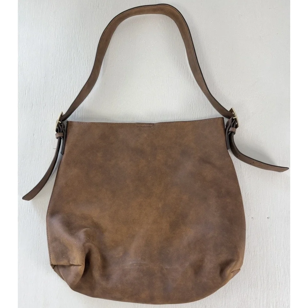 Universal Thread Hobo Bucket Purse Bag Cognac Brown Gold Buckle